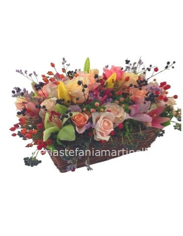 Cesto di fiori  colorati
