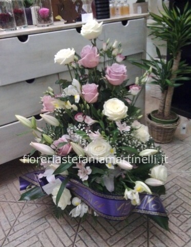 Composizione funebre con nastro